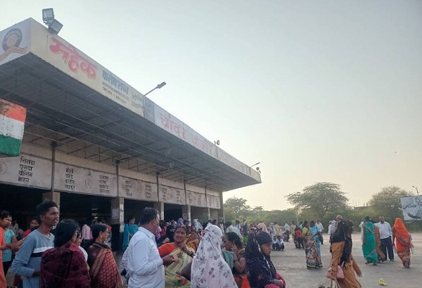 chandur bazar st bus stand
